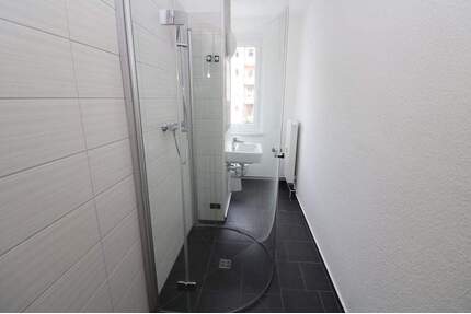 So einfach kann Wohnen sein...EG-Wohnung mit bodengleicher Dusche im Grünen!!! - Freiberg