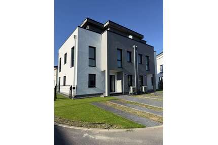Haus zum Kaufen in Ludwigsfelde 740.000,00 € 177 m²