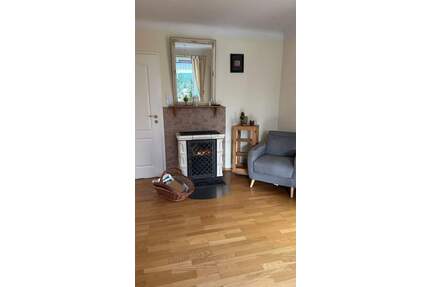 NEUENHAGEN: Individuelles, kleines Wohnhaus in schöner Lage