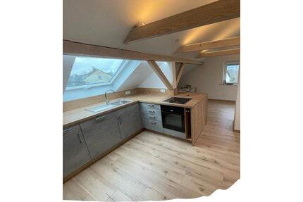Moderne 2,5-Zimmer-Dachgeschosswohnung mit Garten & gehobener Aus - Haßfurt