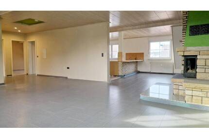 Offen gestaltete Traumwohnung mit Kamin und Tageslichtbad! Ab sofort! - Oberhausen Schlad