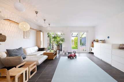 Haus zum Kaufen in Hallbergmoos 879.000,00 € 135 m²