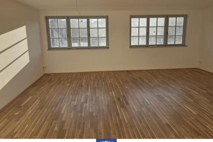 Erstbezug! Individueller Dachtraum, liebevoll saniert! Fußbodenheizung, Wohnküche, Parkett! - Pirna