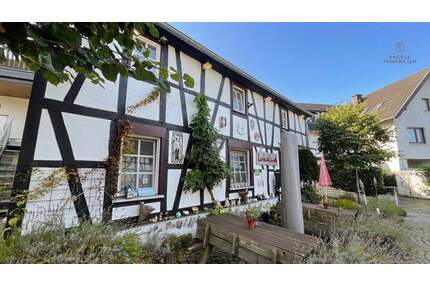 Haus in Hennef - 640.000,00&nbsp;EUR Kaufpreis, ca.&nbsp; 473,30&nbsp;m&sup2;&nbsp;Wohnfl&auml;che in Hennef (PLZ: 53773) Dambroich