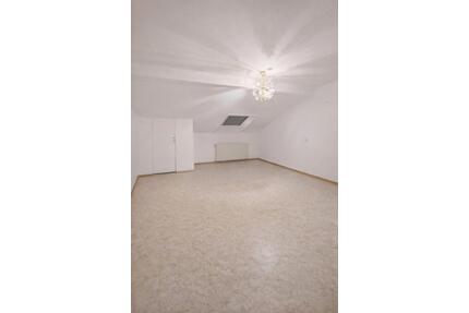 Großzügige 3-Zimmer-Wohnung ca. 120 m² - Hamm (Sieg)