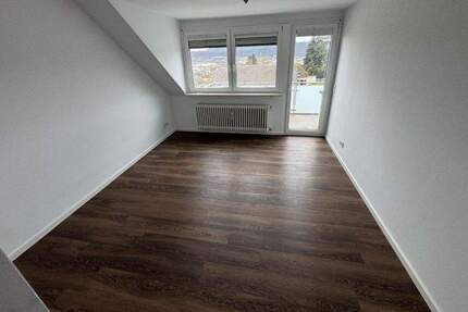Moderne 3 Zimmer Dachgeschosswohnung nach Kernsanierung - Trier Ruwer