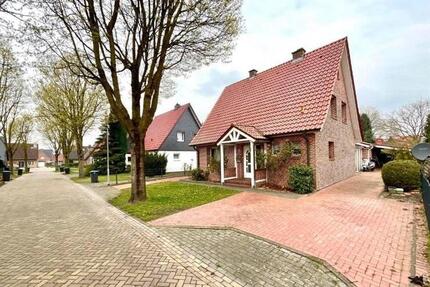 Modernisiertes Einfamilienhaus + freistehender Bungalow - Nordhorn