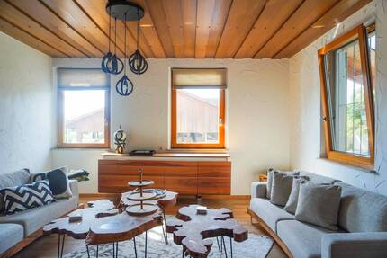 GROSSZÜGIGES WOHNHAUS MIT AKTUELL 3 WOHNUNGEN - Salem Mimmenhausen