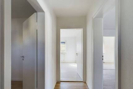 VERMIETUNG: NEU renovierte 2-Zimmer-Wohnung in der Lange Wiesen. - Rödental Mönchröden