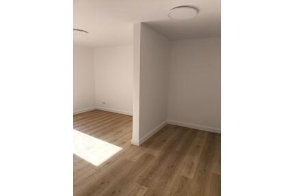 Moderne 3-Zimmer-Wohnung im 1. Obergeschoss mit Balkon - Schifferstadt