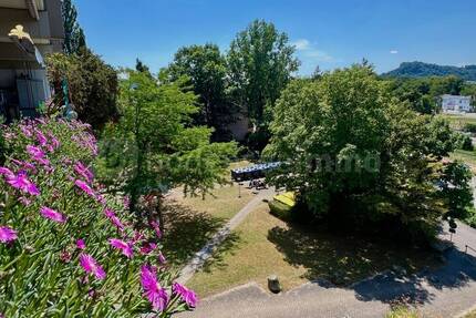 3-Zimmer-Wohnung in der Singener-Südstadt mit Westbalkon, Tiefgarage und Weitsicht -Hochhaus Romulus - Singen / Hohentwiel