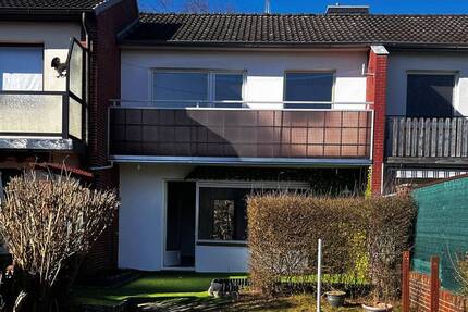 Sanierungbedürftiges Mittelreihenhaus auf Erbbaurechtsgrundstück in Seevetal