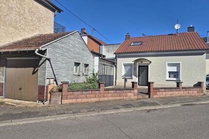 Freistehendes Einfamilienhaus mit Garage & Terasse in SLS-Roden - Saarlouis