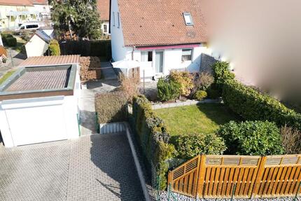 Charmante Doppelhaushälfte mit schönem Garten in guter Wohnlage - Forchheim