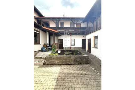 Haus zum Kaufen in Meiningen 129.000,00 € 285 m²