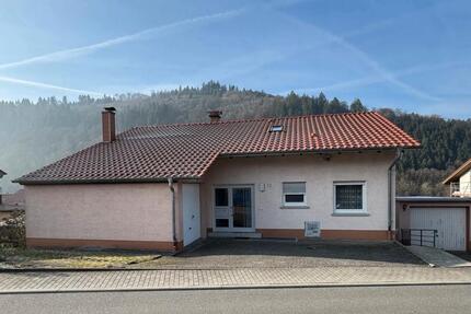 Haus mit Einliegerwohnung - 329.000,00&nbsp;EUR Kaufpreis, ca.&nbsp; 231,00&nbsp;m&sup2; in Zwingenberg (PLZ: 69439)
