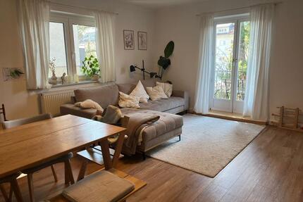 Geräumige 4-Zi-Wohnung mit Balkon in 73733 Esslingen-Mettingen - Esslingen am Neckar Brühl