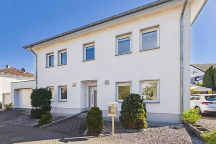 Modernes Stadthaus- großzügig geplant und vielseitig nutzbar - Saarbrücken / Klarenthal