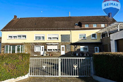 Mehrfamilienhaus in Hahnstätten mit Potential