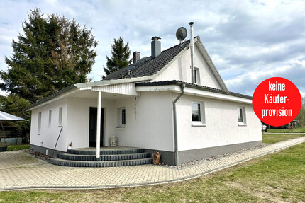 HORN IMMOBILIEN ++ RESERVIERT! schönes Einfamilienhaus mit großem Grundstück in Randlage, Jatzke bei Friedland - Friedland / Jatzke