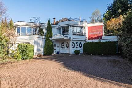 Ehemaliges Hotel als attraktive Gewerbefläche (Büro, Seniorenwohnen, etc. ) im Zentrum von Olsberg