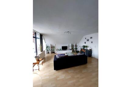 Helle 2 Zimmer Dachgeschosswohnung mit EBK - Rammelsbach