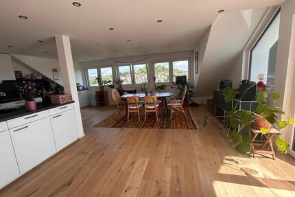 Wunderschöne exklusive 3 ZKB DG Wohnung in Petersberg mit Balkon - Fulda