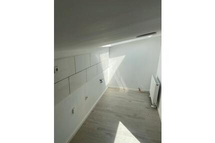 Neues 45qm Dachgeschos Wohnung - 700,00&nbsp;EUR Kaltmiete, ca.&nbsp; 45,00&nbsp;m&sup2; in Gelnhausen (PLZ: 63571)