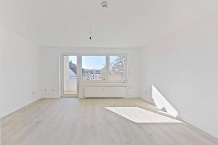 Gut geschnittene 4-Zimmer-Wohnung mit BALKON und BADEWANNE in Göttingen-Geismar