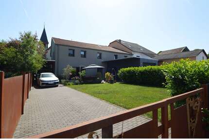 Haus zum Kaufen in Perl 735.000,00 € 338.19 m²