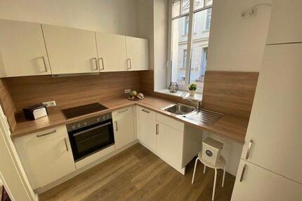 Erdgeschoss 2 Zimmer Wohnung, Terrasse, Paulstadt und kleiner Gemeinschafts-Garten - Schwerin