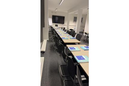 Schulungsraum Tagesmiete - 49,00&nbsp;EUR Kaltmiete, ca.&nbsp; 76,00&nbsp;m&sup2; in Wiesbaden (PLZ: 65189) Südost