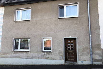 Reihenhaus zu verkaufen - 35.000,00&nbsp;EUR Kaufpreis, ca.&nbsp; 110,00&nbsp;m&sup2;&nbsp;Wohnfl&auml;che in Leisnig (PLZ: 04703)