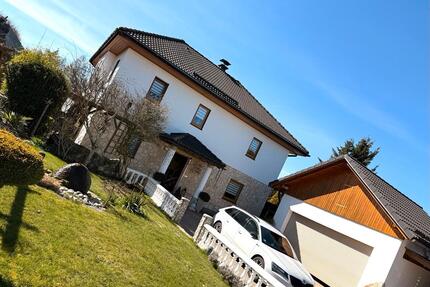 Charmantes Zweifamilienhaus in naturnaher, ruhiger Lage - Bad Lobenstein