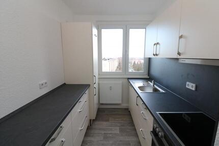 Vor dem Naschen Hände waschen…3-RW mit Einbauküche, Wanne & Balkon!!! - Freiberg