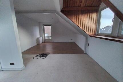Großzügige Dachgeschoss-Wohnung in Bordesholm zu vermieten