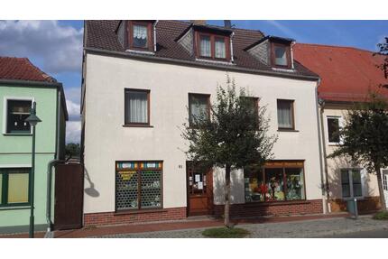 Haus mit großem Garten freut sich auf neue Eigentümer... - Bad Sülze