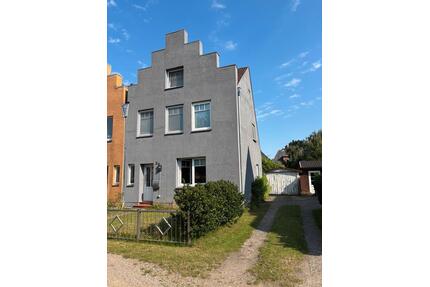Doppelhaushälfte - 179.000,00&nbsp;EUR Kaufpreis, ca.&nbsp; 110,00&nbsp;m&sup2; in Husum (PLZ: 25813)