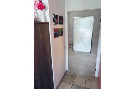 Schöne voll-möbelierte 2 Wohnung Gottmadingen Balkon Garage