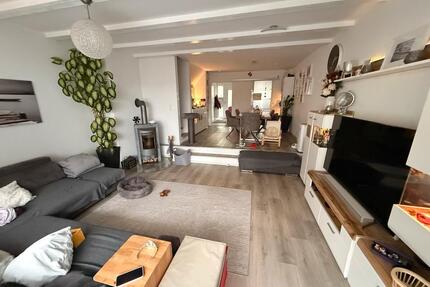 Reihenmittelhaus, kleiner Garten in ruhiger Lage – Wolfschlugen