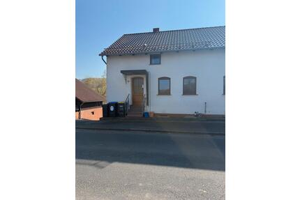 Doppelhaushälfte Naturgelegen - 140.000,00&nbsp;EUR Kaufpreis, ca.&nbsp; 120,00&nbsp;m&sup2; in Eschwege (PLZ: 37269)