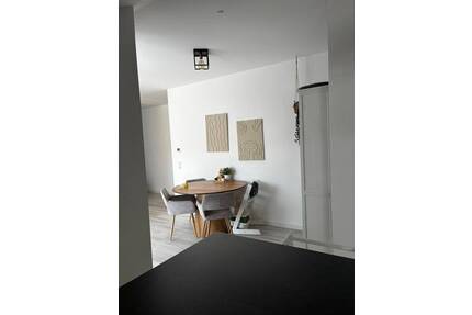 Moderne 3-Zimmer-Dachgeschosswohnung (A+) mit Loggia, Einbauküche, Stellplatz und großem Dachboden - Heilbronn Sontheim