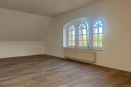 2-Zimmer Dachgeschosswohnung - 340,00&nbsp;EUR Kaltmiete, ca.&nbsp; 60,00&nbsp;m&sup2; in Geithain (PLZ: 04643)