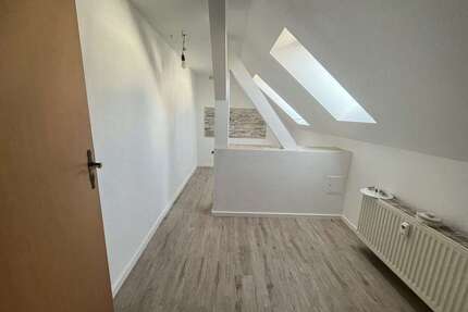 Wohnung zum Mieten in Reichenbach im Vogtland 420,00 € 76.53 m²
