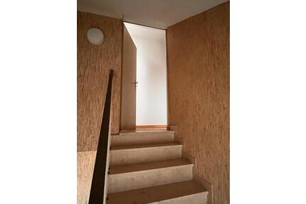 2 Zimmer - Dachgeschosswohnung in 50127 Bergheim - Quadrath