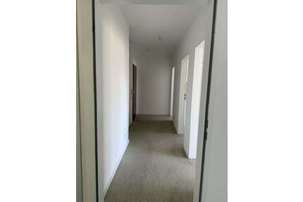 Wohnung zum Mieten in Preungesheim 715,70 € 48.45 m²
