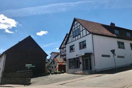 Große DHH mit viel Platz zum Wohnen und Vermieten - Bad Wildungen