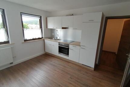 Schöne, günstige, helle, 2014 kernsan. 2Zi Wohnung - Ebrach