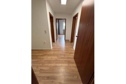 2 12 DG-Wohnung - 750,00&nbsp;EUR Kaltmiete, ca.&nbsp; 75,00&nbsp;m&sup2; in Zwingenberg (PLZ: 64673)