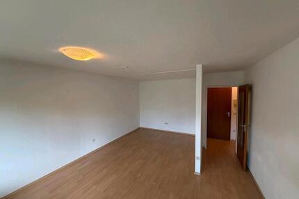 Große 1-Zimmer-Wohnung - 700,00&nbsp;EUR Kaltmiete, ca.&nbsp; 39,00&nbsp;m&sup2; in Ingolstadt (PLZ: 85053) Südost
